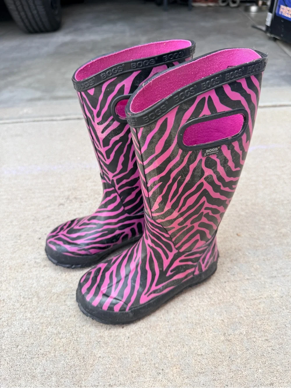 BOGS Kids Pink and Black Zebra-Print Rain Boots